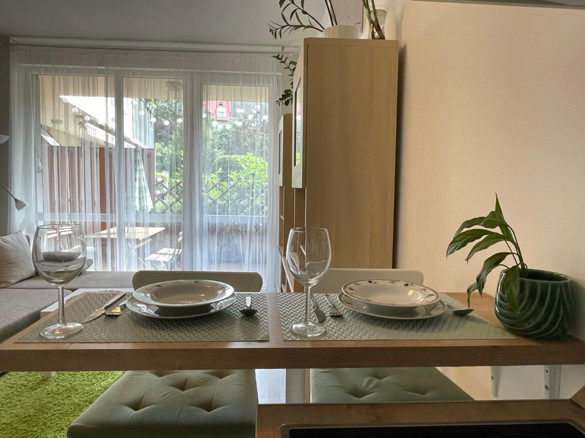 Green City Apartment Budapest - Free Garage, Ac, Balcony, Wi-Fi Buitenkant foto