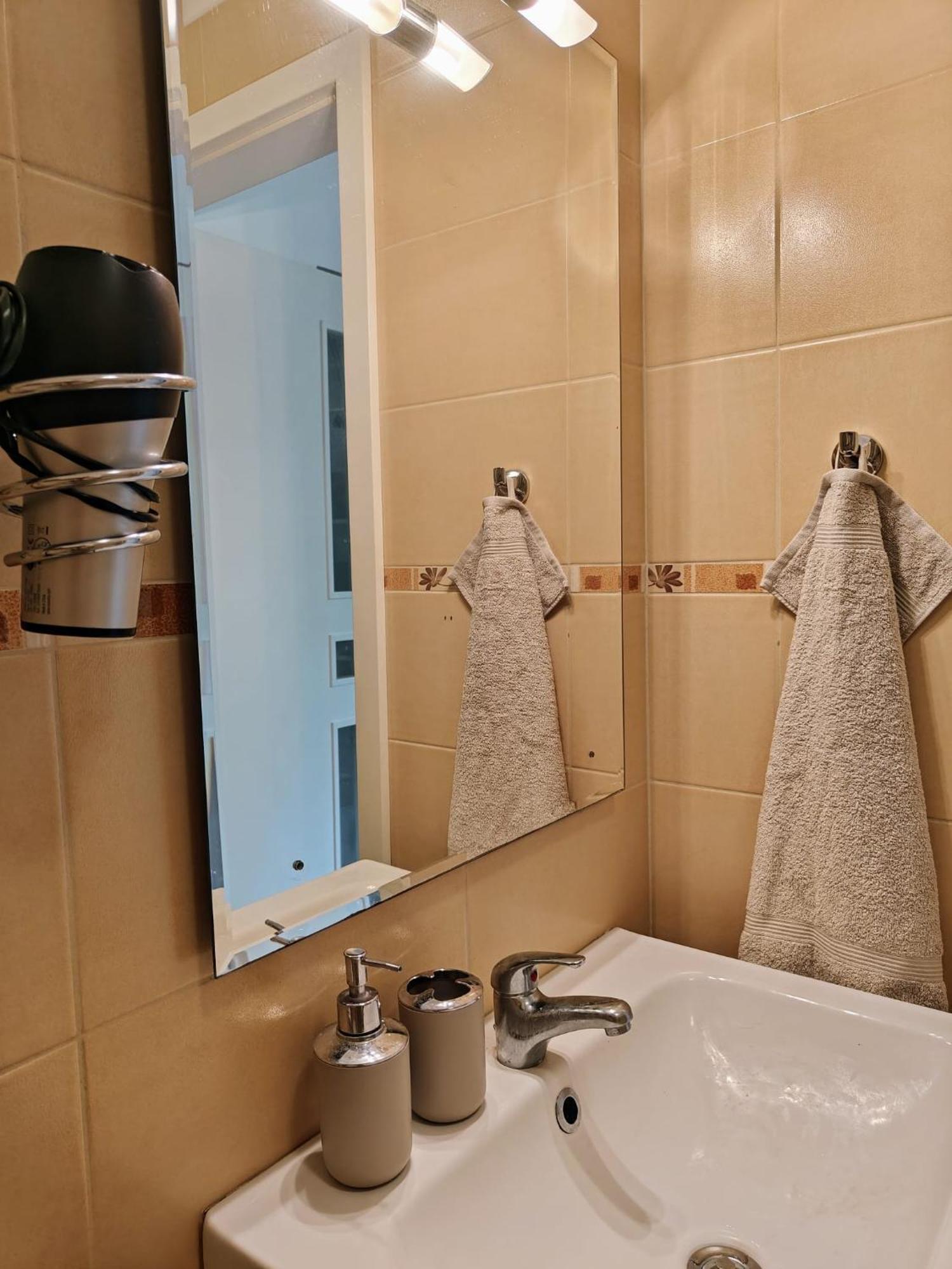 Green City Apartment Budapest - Free Garage, Ac, Balcony, Wi-Fi Buitenkant foto