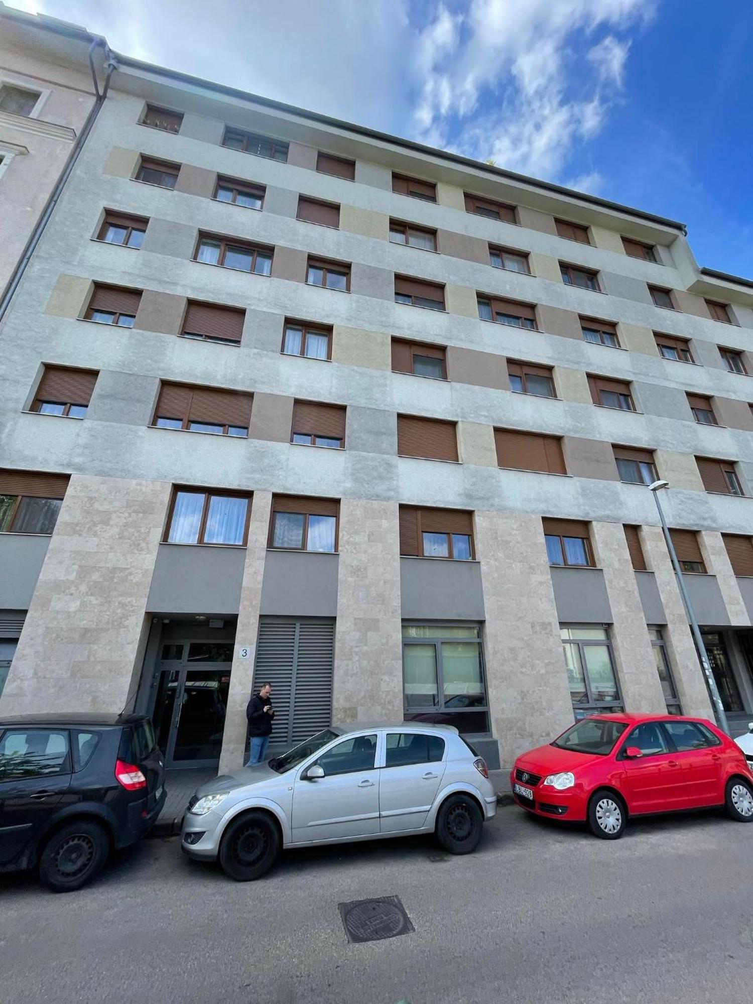 Green City Apartment Budapest - Free Garage, Ac, Balcony, Wi-Fi Buitenkant foto